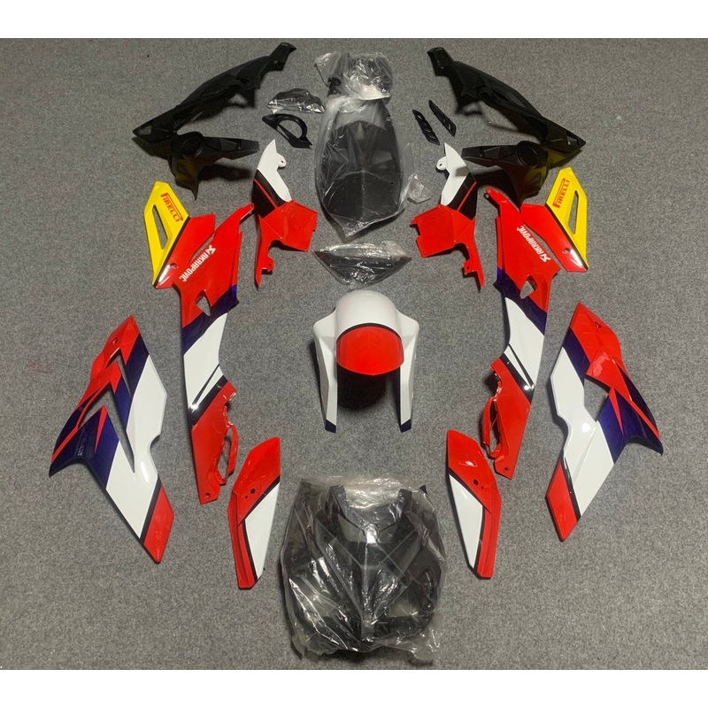 BMW S1000R Fairings (2014-2016) Red, White, Blue, Yellow No Tank No Bolt Kit Clear Windscreen: Free