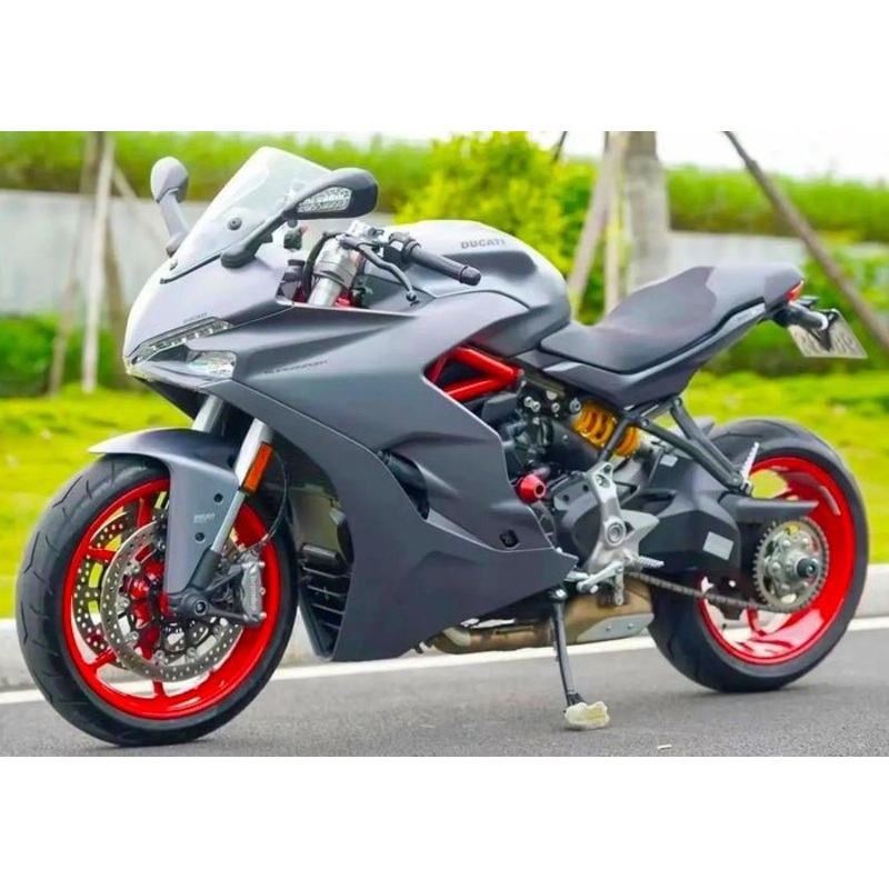 Ducati Supersport 939 Fairings (2017-2021) Matte Black No Tank No Seat Cowl No Bolt Kit