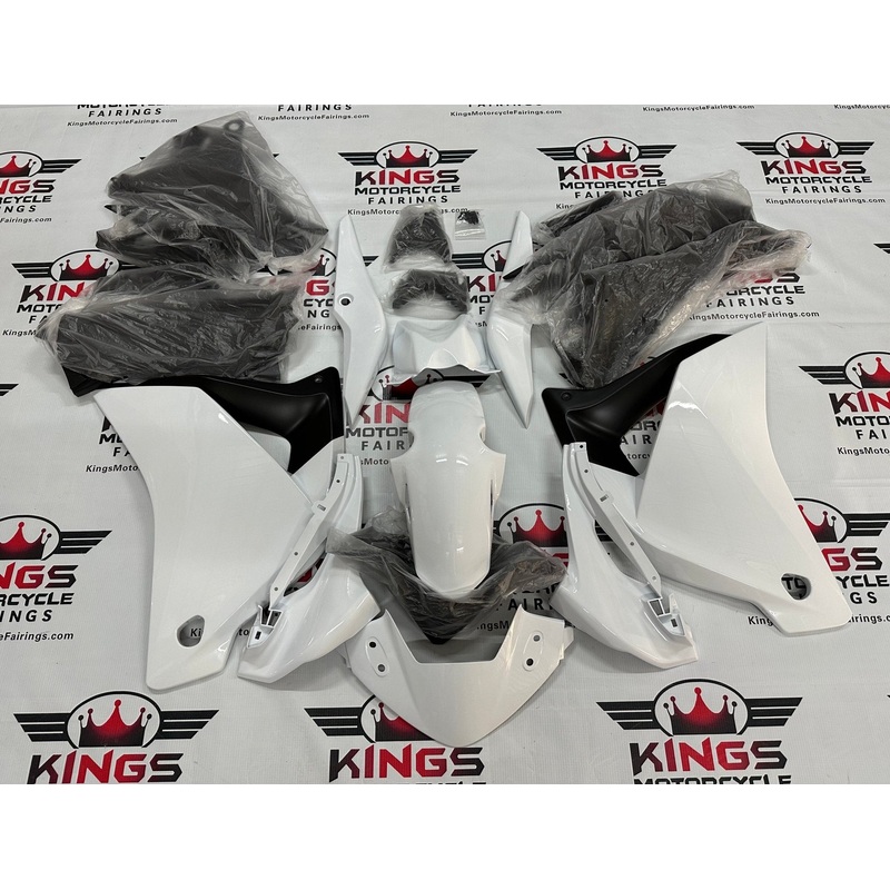 Honda CBR125R Fairings (2011-2016) White, Matte Black Tank Cover: No Bolt Kit: $29.99 Clear Windscreen: Free