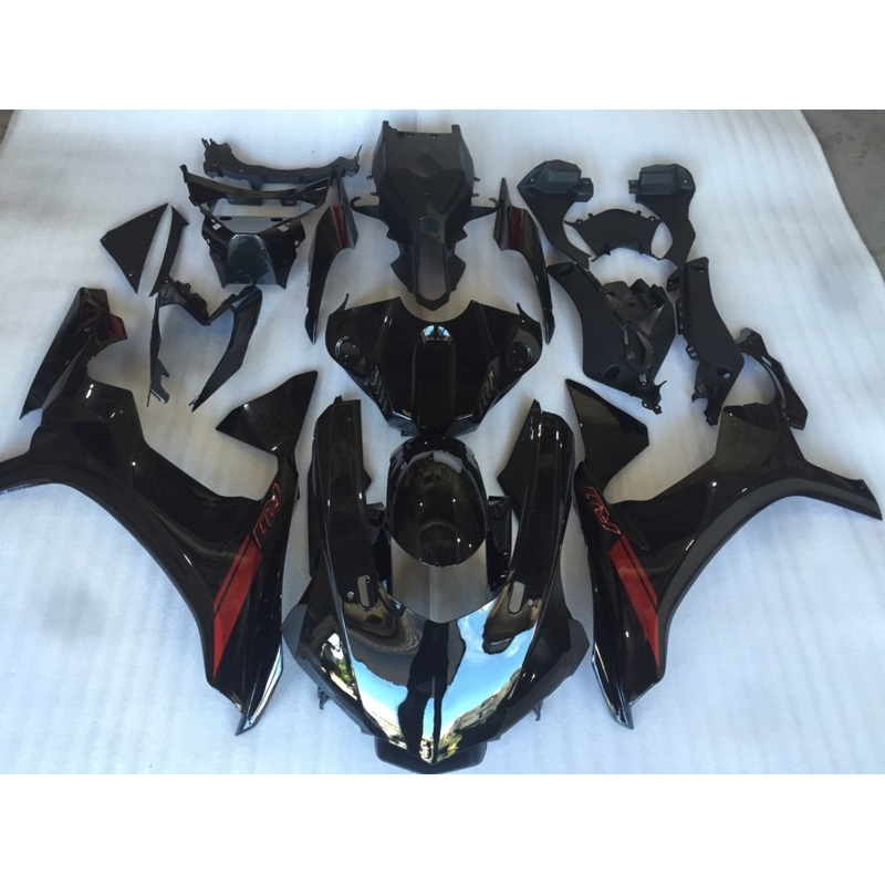 Yamaha YZF-R1 (2015-2019) Black & Red Fairings No Seat Cowl No Bolt Kit No Tank