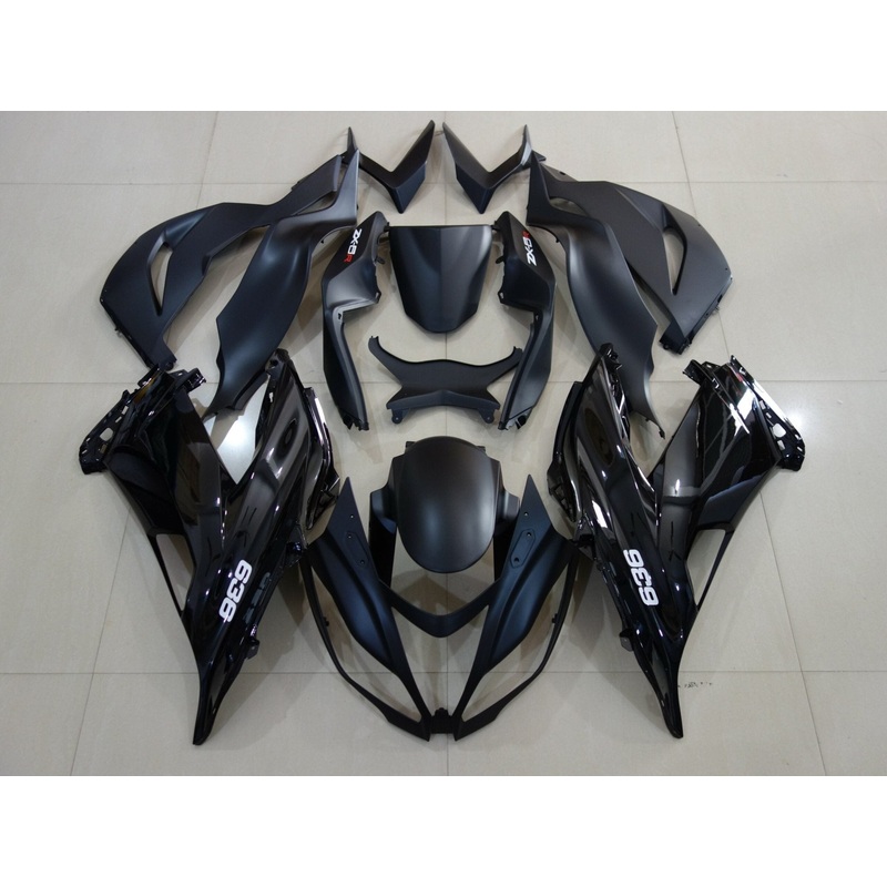 Fairing kit for a Kawasaki Ninja ZX6R 636 (2007-2008) Matte Black, Gloss Black & White Clear Windscreen: Free No Seat Cowl No Bolt Kit