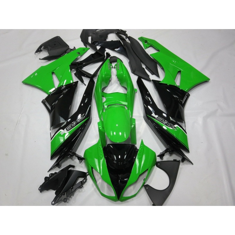 Fairing kit for a Kawasaki Ninja ZX6R 636 (2009-2012) Green, Black & White Clear Windscreen: Free No Seat Cowl No Bolt Kit