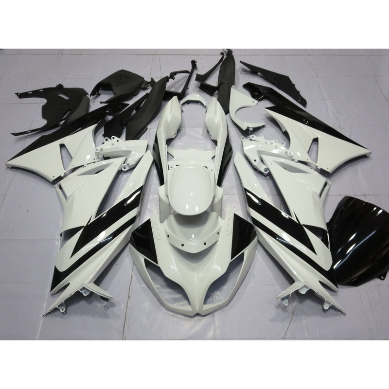 Fairing kit for a Kawasaki Ninja ZX6R 636 (2009-2012) White & Black Clear Windscreen: Free No Seat Cowl No Bolt Kit