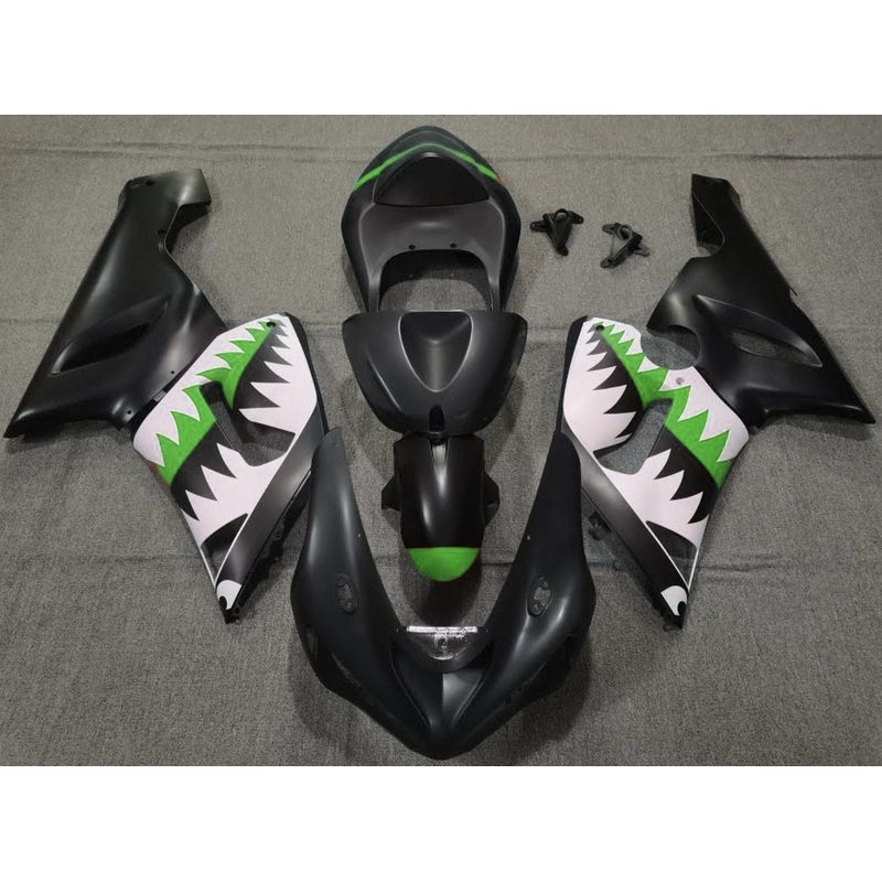 Fairing kit for a Kawasaki ZX6R 636 (2005-2006) Matte Black, White & Green Shark Clear Windscreen: Free No Seat Cowl No Bolt Kit