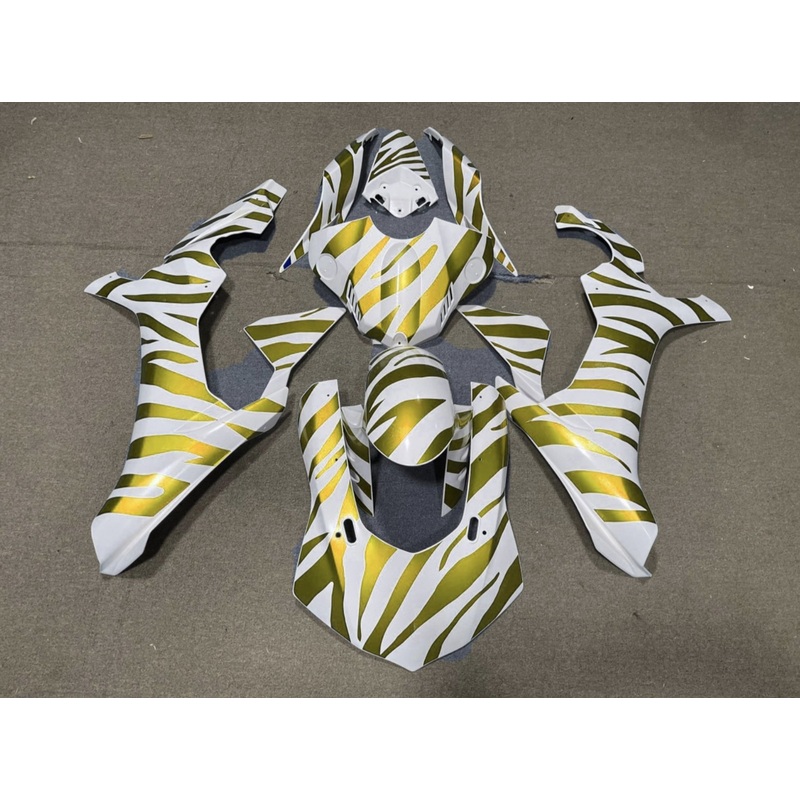 Yamaha YZF-R1 (2015-2019) White & Gold Zebra Fairings No Seat Cowl No Bolt Kit No Tank