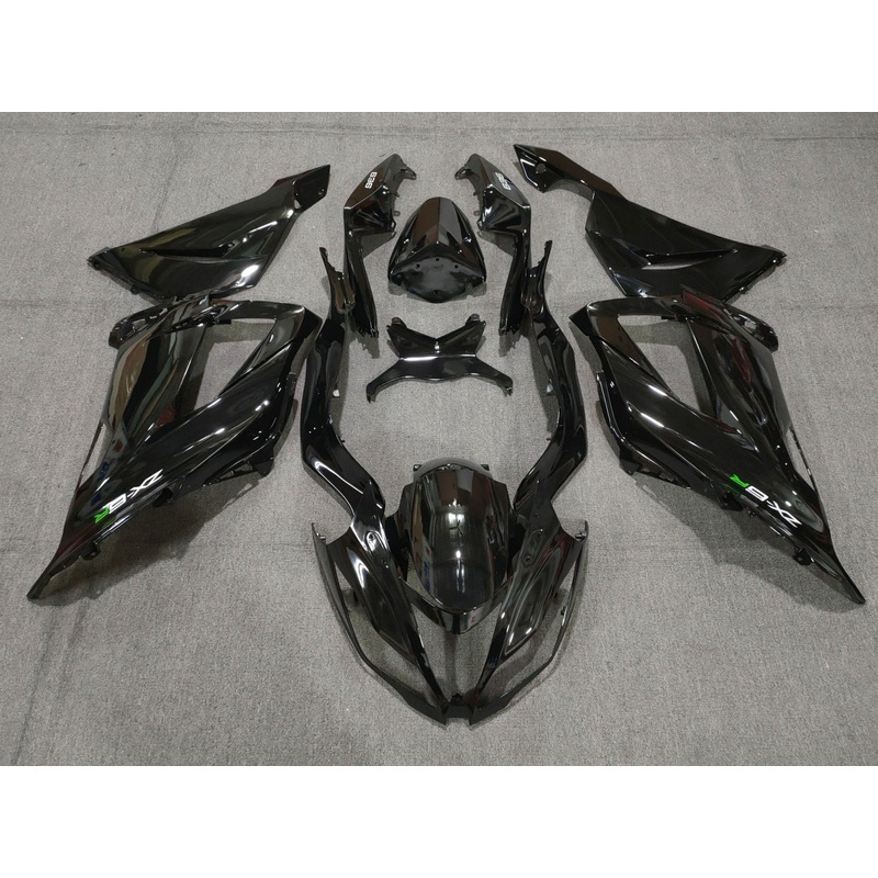 Fairing kit for a Kawasaki ZX6R 636 (2013-2018) Black, White & Green Clear Windscreen: Free No Seat Cowl No Bolt Kit