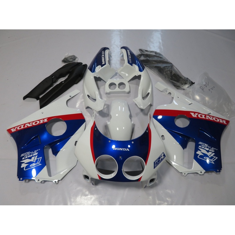 Honda CBR250 MC22 (1990-1998) White, Blue & Red Fairings Clear Windscreen: Free Bolt Kit: No