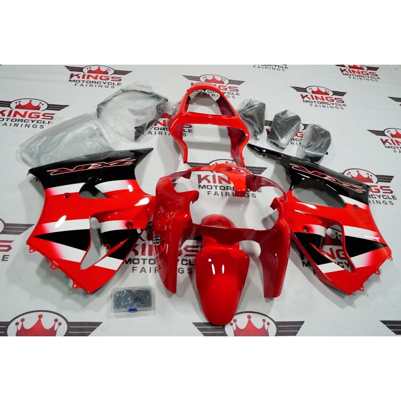 Fairing kit for a Kawasaki ZX6R 636 (2000-2002) Red, Black & White Clear Windscreen: Free No Seat Cowl No Bolt Kit