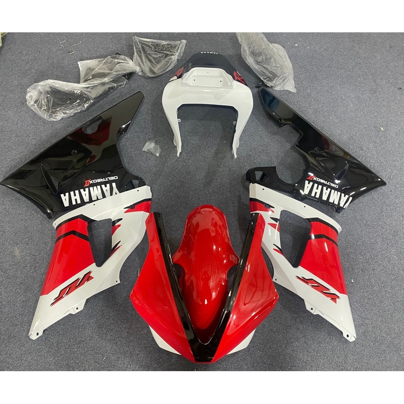 Yamaha YZF-R1 (2000-2001) Red, Black, White Race Fairings Clear Windscreen: Free No Seat Cowl No Bolt Kit