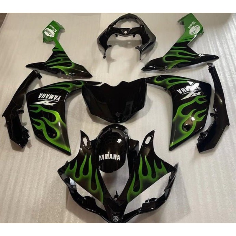 Yamaha YZF-R1 (2007-2008) Black, White, Green Fire Fairings No Seat Cowl No Bolt Kit No Tank