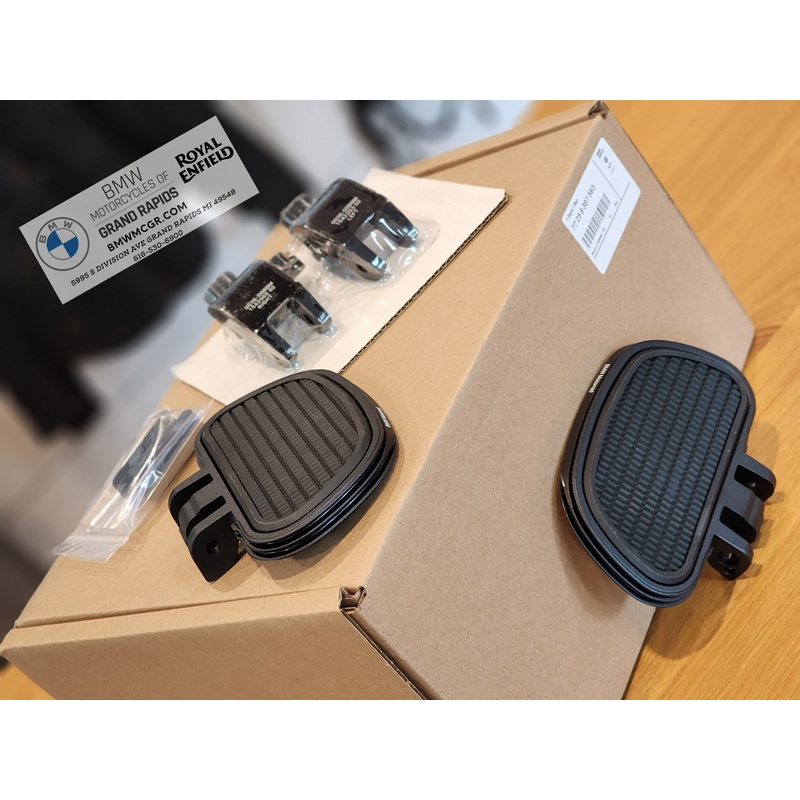 BMW R18 Set of Rear Footboards 2021-2024 R18 Models Contrast Cut