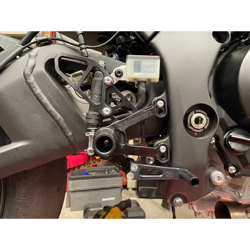 05-0171B Kawasaki Ninja ZX10 Complete Rearset Kit w/ Pedals – STD/GP Shift No Folding Toe Pieces