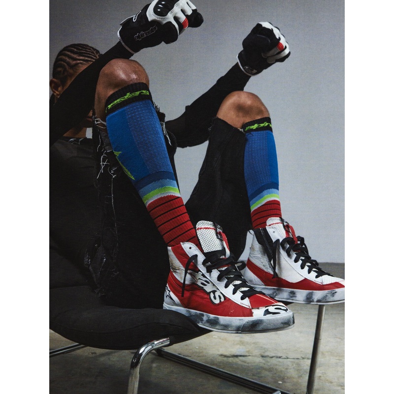 RSRV LEGACY Shoes 7 Black White Red