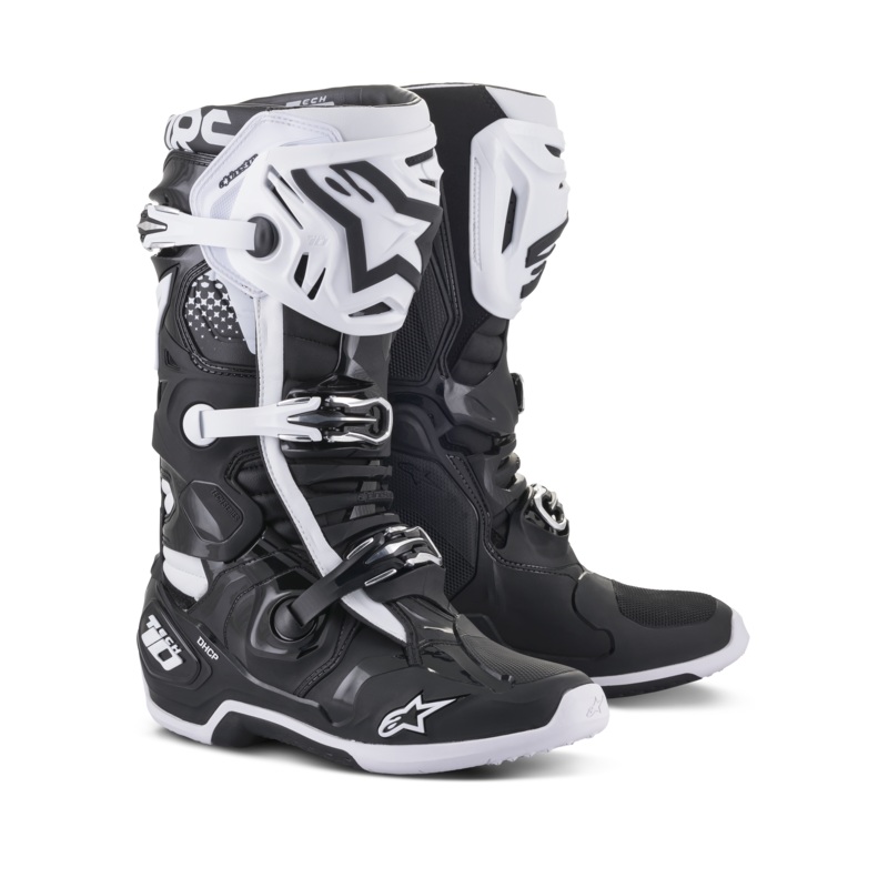 Bottes Tech 10 7 Noir Blanc